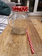 Szklany kubek w formie słoika ze słomką - czerwony