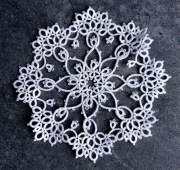 Serwetka frywolitka biala 13.5 cm