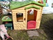 Domek  firmy Little tikes .