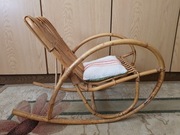 Mały fotel bujany, wiklinowy, dziecięcy