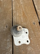 Przegub mocujący / prowadzący Opel Saab nr 4221535 przód lewy/prawy