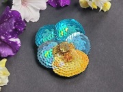 Broszka kwiatek Bratek bratki  haftowana cekinamy i koralikami Handmade