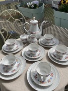 Piękny serwis kawowy Henneberg Porzellan 1777 NRD – Vintage 6 osób, 21 el.