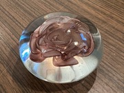 Śliczna szklana ozdoba przycisk do papieru 