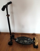 Hulajnoga 4 kołowa z regulacją wysokości rączki + ochraniacze