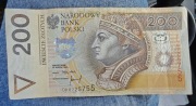 DK0725755 Banknot 200zł z 1994 roku z rosnącą czcionką numeru seryjnego 