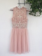 Elegancka sukienka z koralikami odkryte plecy Lace&beads