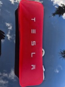 Tesla oryginalna apteczka z modelu Y