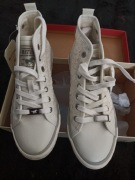 Trampki Mustang roz 38