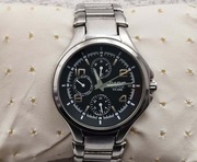 Nowy zegarek Casio Edifice z dokumentami 