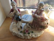 Cudowna porcelanowa figurka