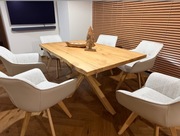 Stół dębowy z litego drewna – rozkładany, podstawa typu pająk