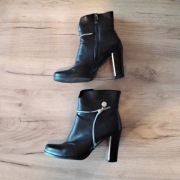 Buty  z cholewkami na obcasie Lavrazice rozmiar 37