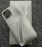 Rhode Lip Case Grey – Obudowa na telefon iPhone 15
