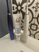 Uchwyt na szczoteczki do zębów i pastę nowy biały