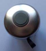 Dzwonek rowerowy zabytkowy lata 60-te z uchwytem na kierownicę