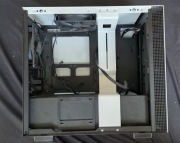 Biała obudowa PC Nzxt H210 (CA-H210B-W1)