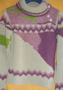 Sweter wełniany robiony na drutach.Rozpinany golf