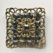 Broszka w stylu wiktoriańskim Jablonex