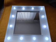 Lusterko łazienkowe podświetlane 12 diod LED, wymiary 30 x30 x4 cm