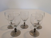 Kieliszki do likieru – komplet 5 sztuk, vintage, dymione nóżki