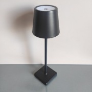 Lampka metalowa czarna led