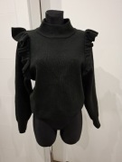 Czarny sweter z falbankami Lofty Manner M