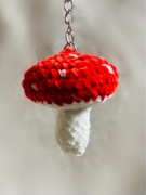 Breloczek grzybek muchomor na szydełku