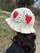 Kapelusz truskawka bawełna handmade unikat - na wakacje na plażę bucket hat