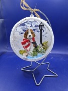 Bombka3d Z  ręcznie wykonanym Beaglem przy latarni