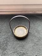 Przedwojenny mosiężny koszyczek z talerzykami (6szt.)