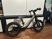 Rowerek biegowy dla dzieci Cariboo Magnesium Air (czarno-złoty)