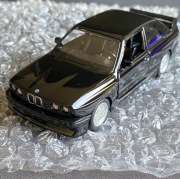 Model BMW M3 E30 (Czarny) - Skala 1:43, Otwierane Drzwi, Napęd Pull-Back!