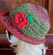 Szydelkowy kapelusik wiosenno-jesienny dla pań 