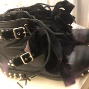 Buty damskie czarne , z nitami sztyblety