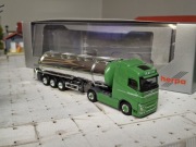 Herpa Volvo FH z cysterną Traveco