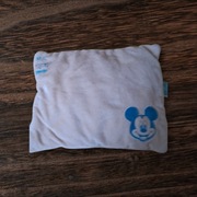 Pluszowa poduszeczka z Myszką Miki 29x23cm.