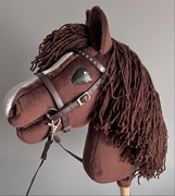 NOWY uszyty Hobby Horse A4 z ogłowiem i wodzami w zestawie brązowy