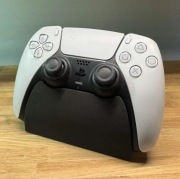Stojak na kontroler PS5 / Xbox – druk 3D