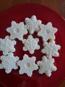 Śnieżynki, gwiazdeczki. Świece sojowe, bezzapachowe. Zestaw 9 sztuk. 