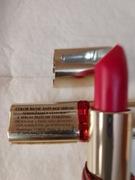 L'OREAL PARIS POMADKA  COLOR  RICHE ANTI AGE   ODCIEŃ 104   FUKSJA 