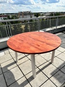 Stol z Ikea z drewna odnowiony na francuski styl