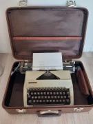 Łucznik 1303 maszyna do pisania, walizka, taśma, kluczyki. Sprawne
