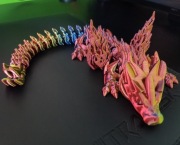 Smok 3D kryształowy 40cm TIKTOK 3 kolory czerwono-niebiesko-zółty