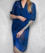 Sukienka mgiełka narzutka niebieska granat zebra vintage kołnierzyk