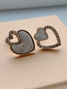 Asymetryczne kolczyki sztyfty serca vintage retro 