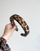 Opaska do włosów panterka – gruba, elegancka, wygodna