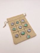 Gra kieszonkowa kółko i krzyżyk podróżna pomalowane kamienie Hello kitty