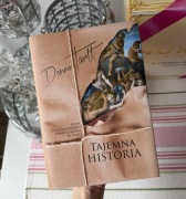 Książka Tajemna historia Donna Tartt twarda okładka