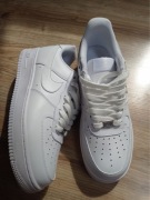 Białe sneakersy Nike Air Force 1